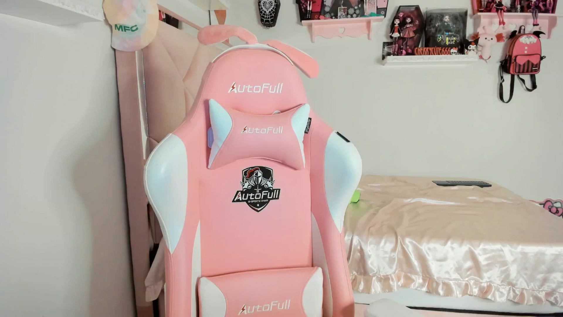 Gallery image thumbnail from Cherrycute666's myfreecams stream on, 05/31/2025, 05:49 image 11 of 20