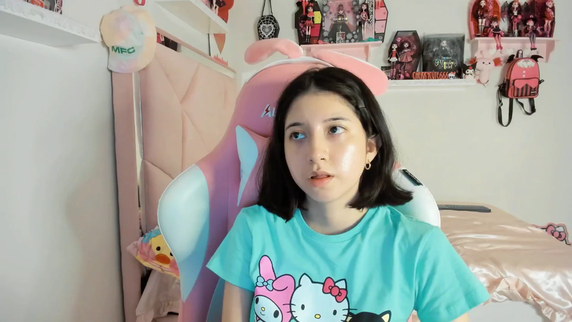 Gallery image thumbnail from Cherrycute666's myfreecams stream on, 05/31/2025, 09:12 image 7 of 20
