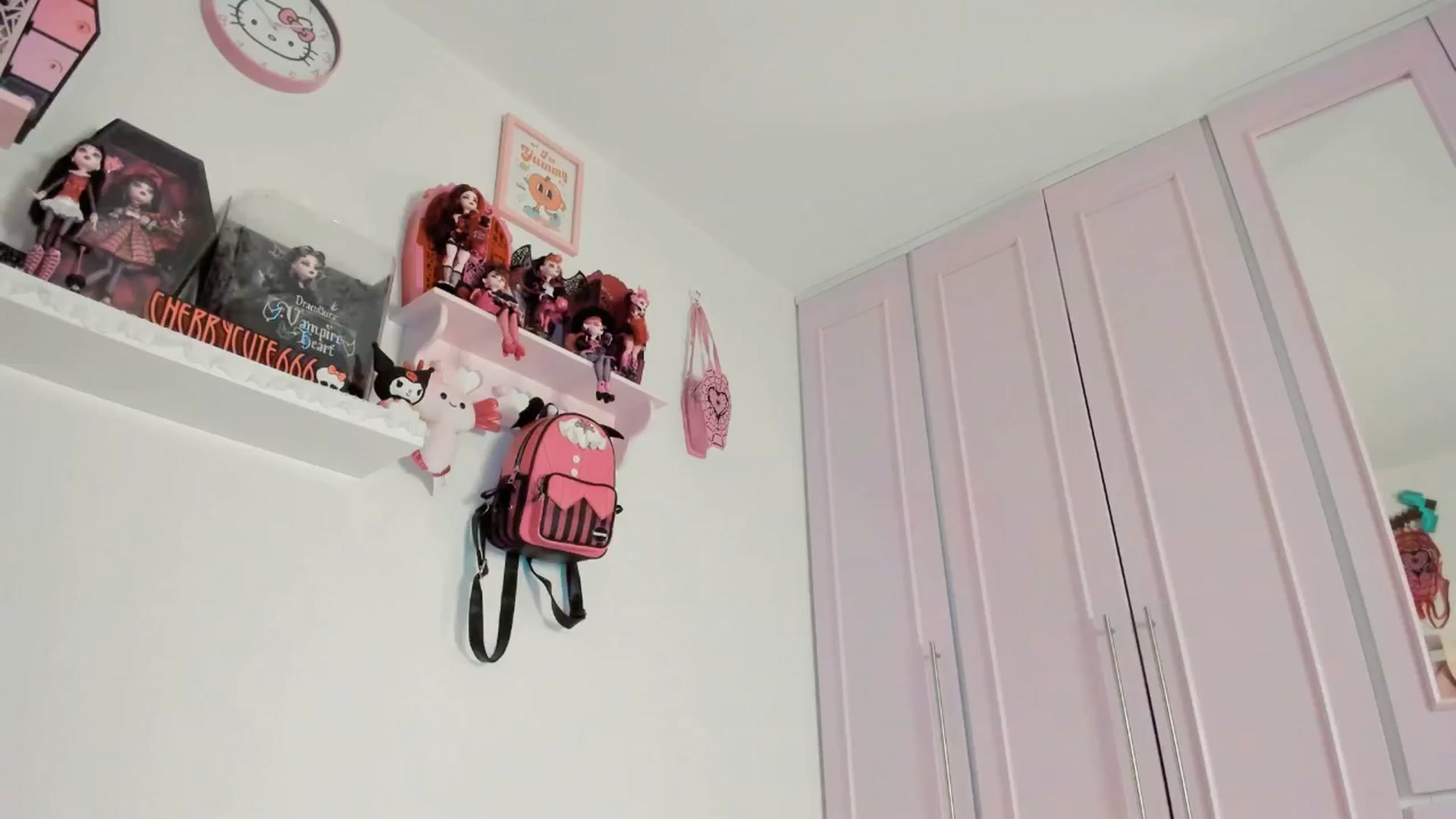 Gallery image thumbnail from Cherrycute666's myfreecams stream on, 06/01/2025, 08:21 image 5 of 20