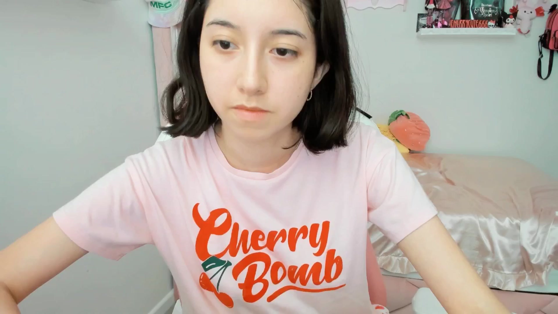 Gallery image thumbnail from Cherrycute666's myfreecams stream on, 06/01/2025, 17:40 image 1 of 20