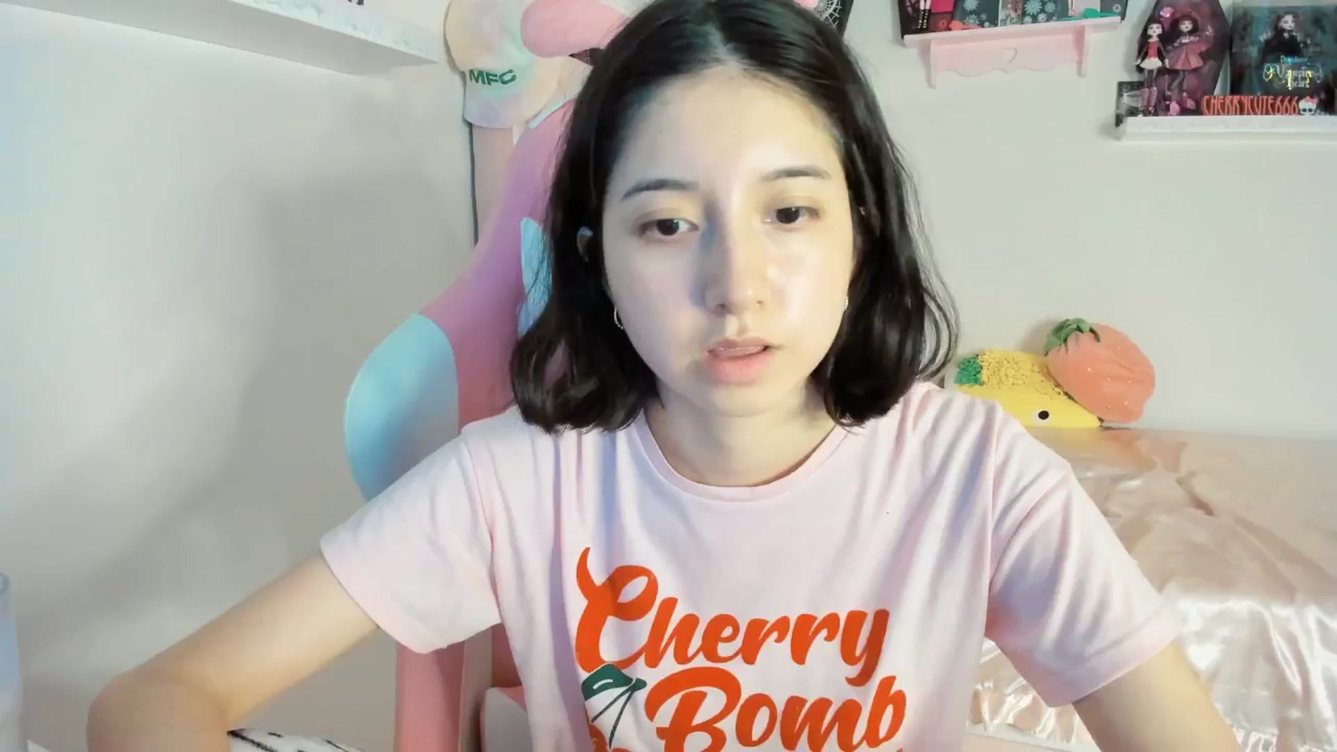 Gallery image thumbnail from Cherrycute666's myfreecams stream on, 06/01/2025, 23:30 image 8 of 20