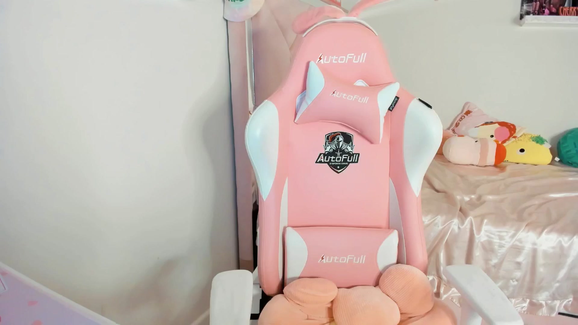 Gallery image thumbnail from Cherrycute666's myfreecams stream on, 06/02/2025, 04:39 image 4 of 20