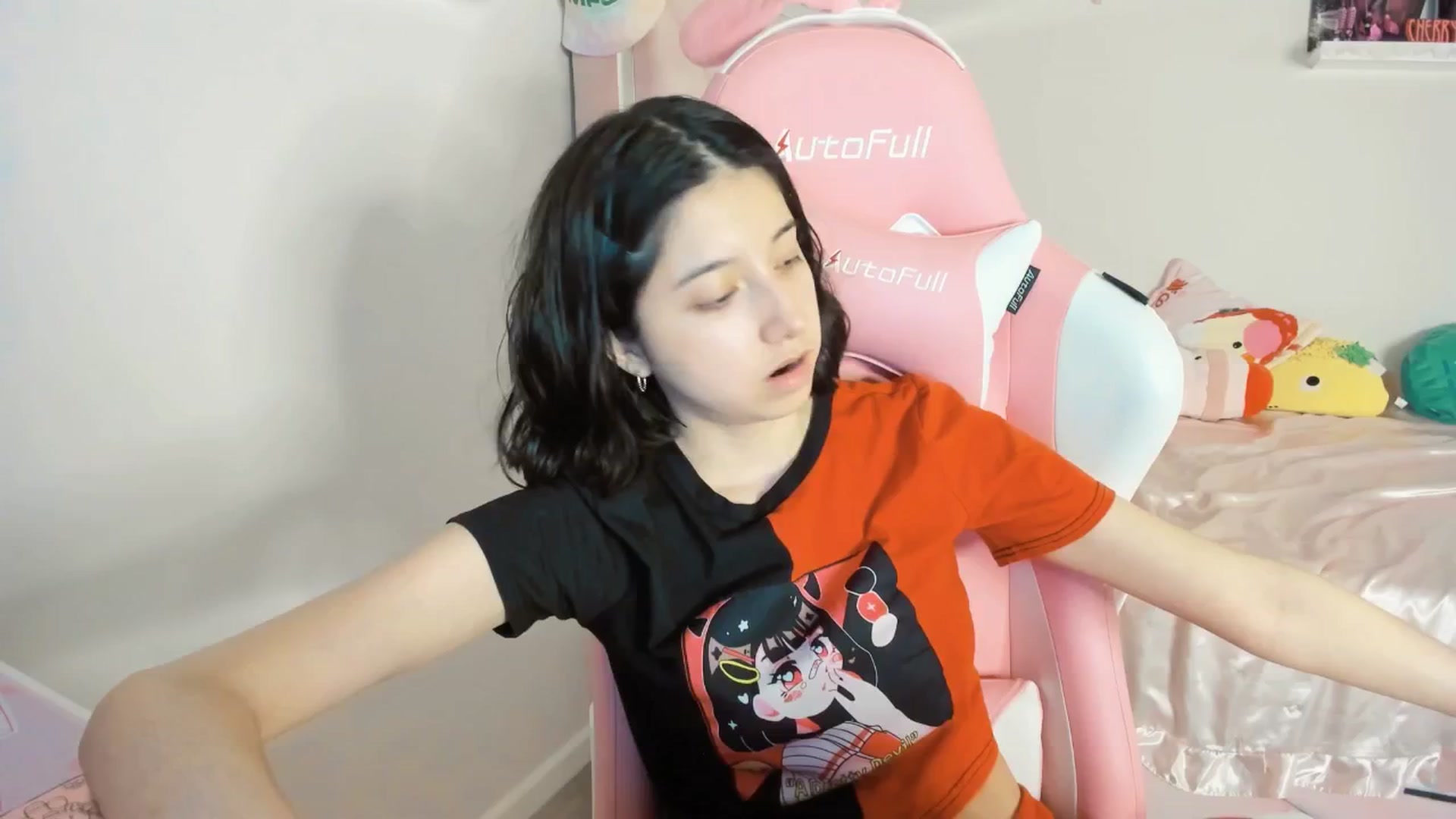 Gallery image thumbnail from Cherrycute666's myfreecams stream on, 06/02/2025, 04:39 image 3 of 20