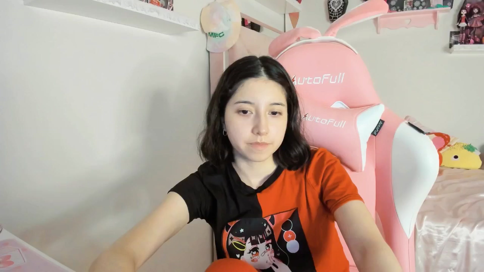 Gallery image thumbnail from Cherrycute666's myfreecams stream on, 06/02/2025, 04:39 image 2 of 20