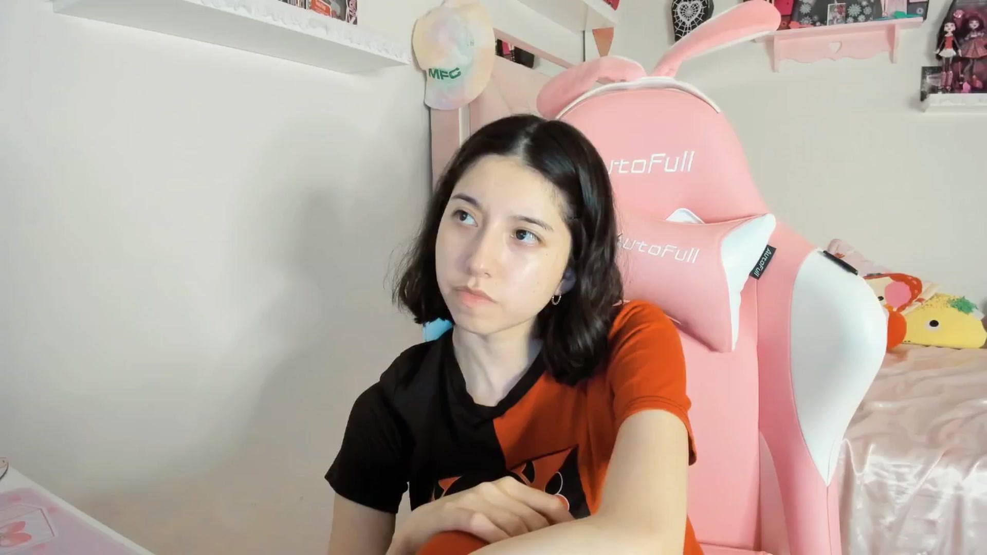 Gallery image thumbnail from Cherrycute666's myfreecams stream on, 06/02/2025, 04:39 image 1 of 20