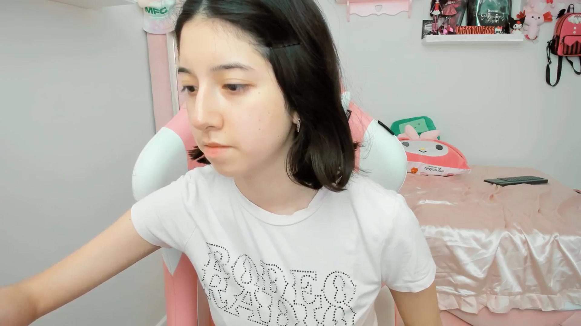 Gallery image thumbnail from Cherrycute666's myfreecams stream on, 06/03/2025, 20:16 image 10 of 20