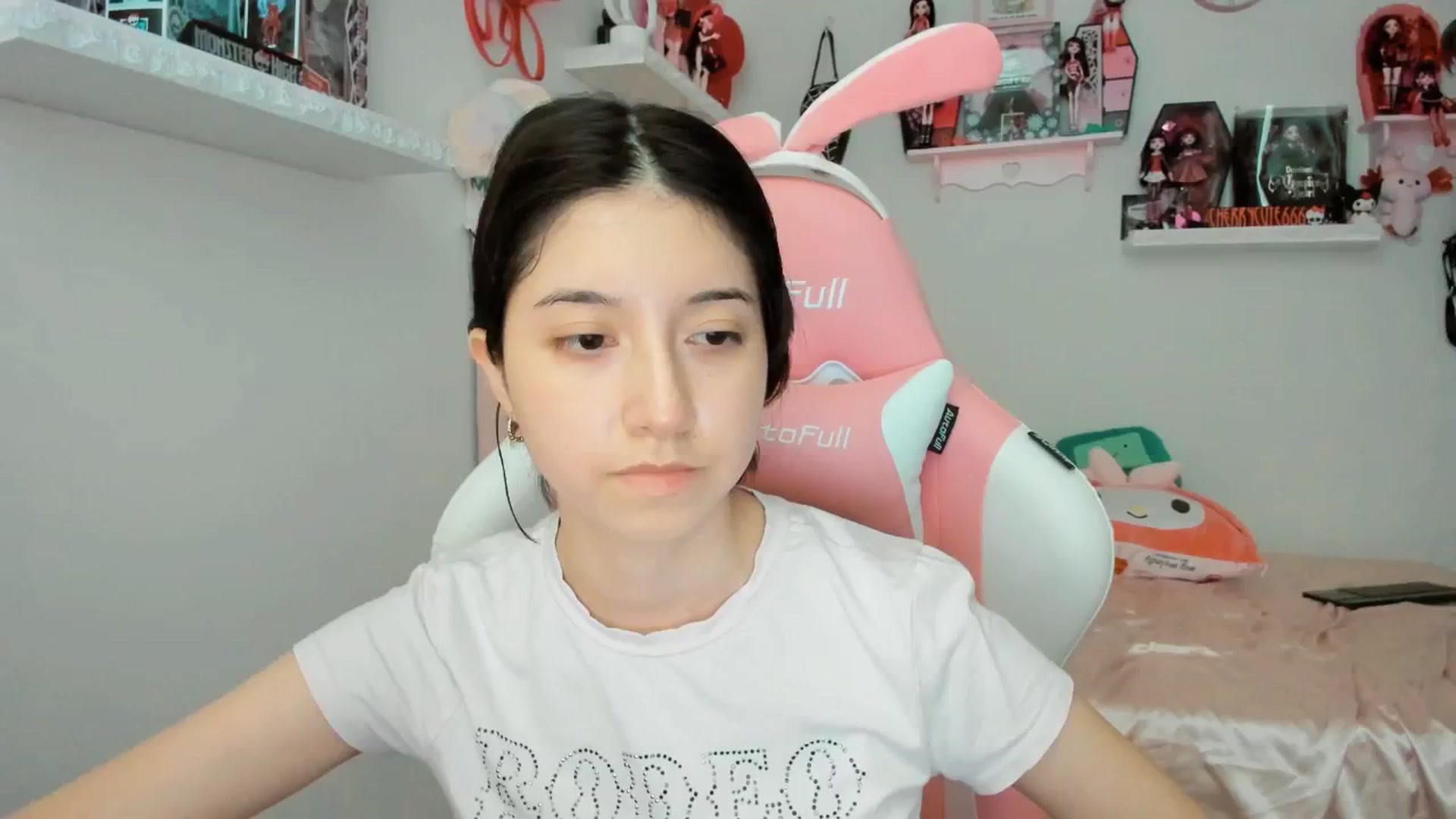 Gallery image thumbnail from Cherrycute666's myfreecams stream on, 06/03/2025, 23:17 image 20 of 20
