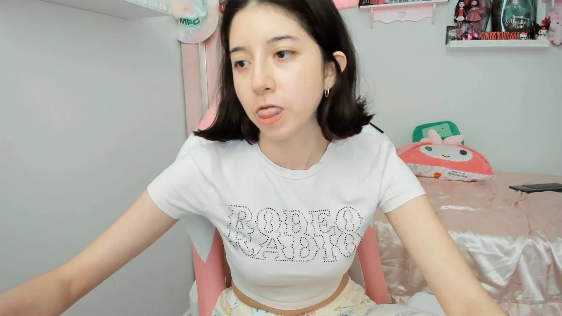 Gallery image thumbnail from Cherrycute666's myfreecams stream on, 06/03/2025, 23:17 image 11 of 20