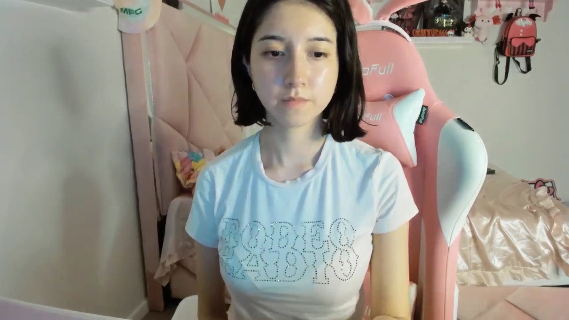 Gallery image thumbnail from Cherrycute666's myfreecams stream on, 06/04/2025, 02:10 image 2 of 20