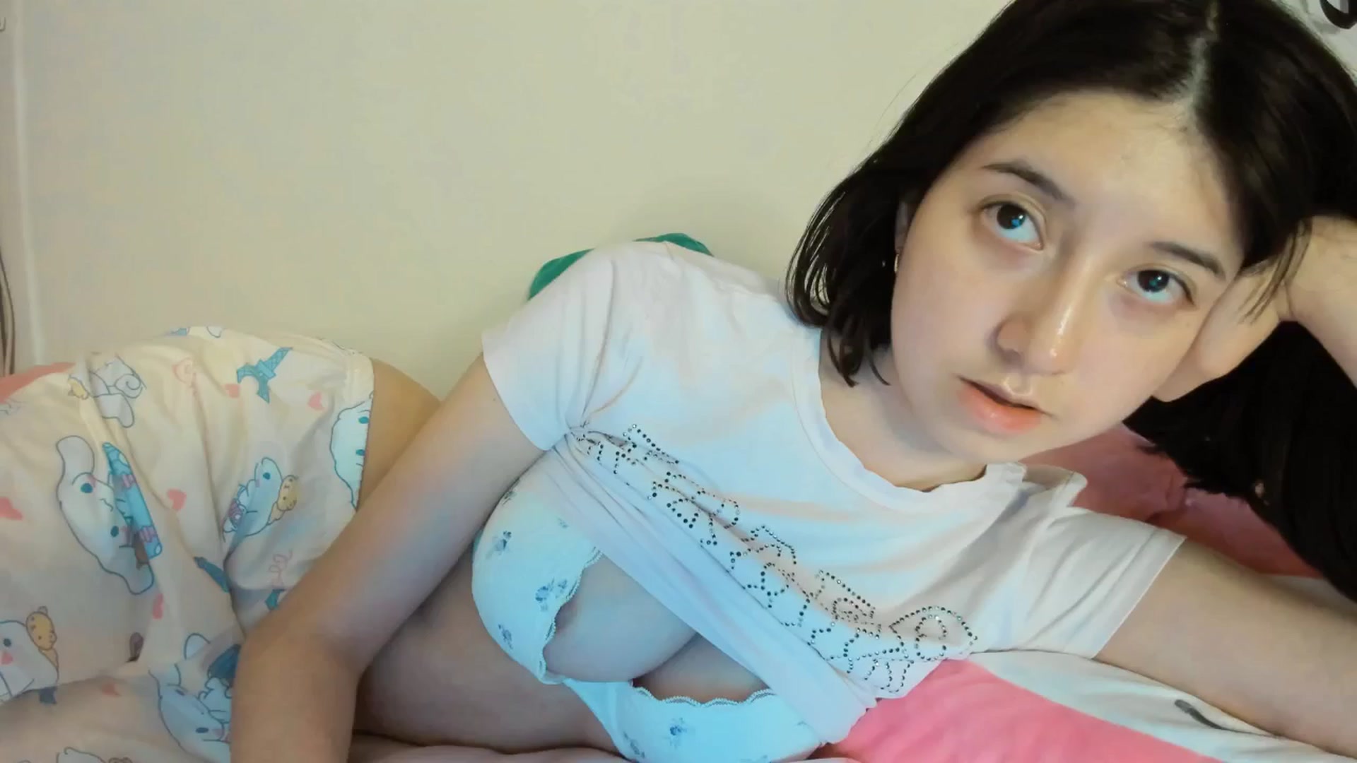 Gallery image thumbnail from Cherrycute666's myfreecams stream on, 06/04/2025, 03:18 image 19 of 20