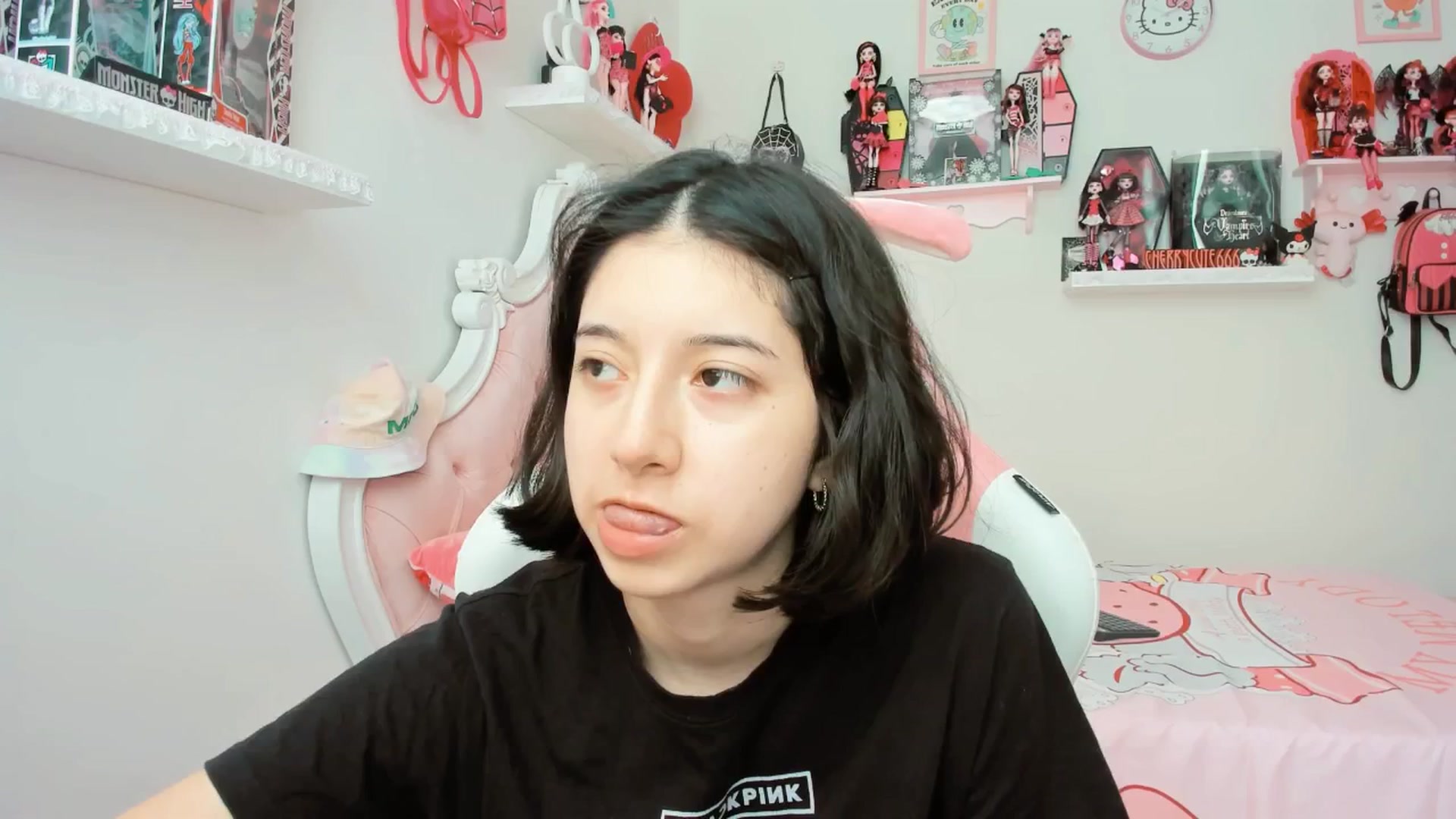 Gallery image thumbnail from Cherrycute666's myfreecams stream on, 06/05/2025, 18:04 image 11 of 20