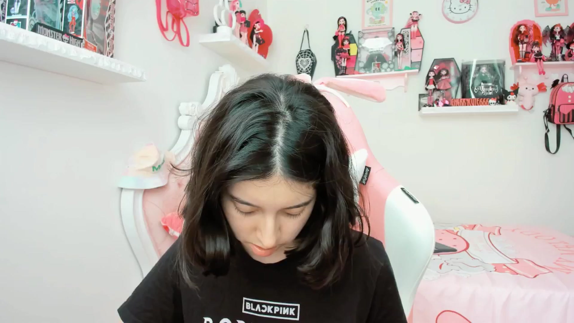 Gallery image thumbnail from Cherrycute666's myfreecams stream on, 06/05/2025, 18:04 image 8 of 20