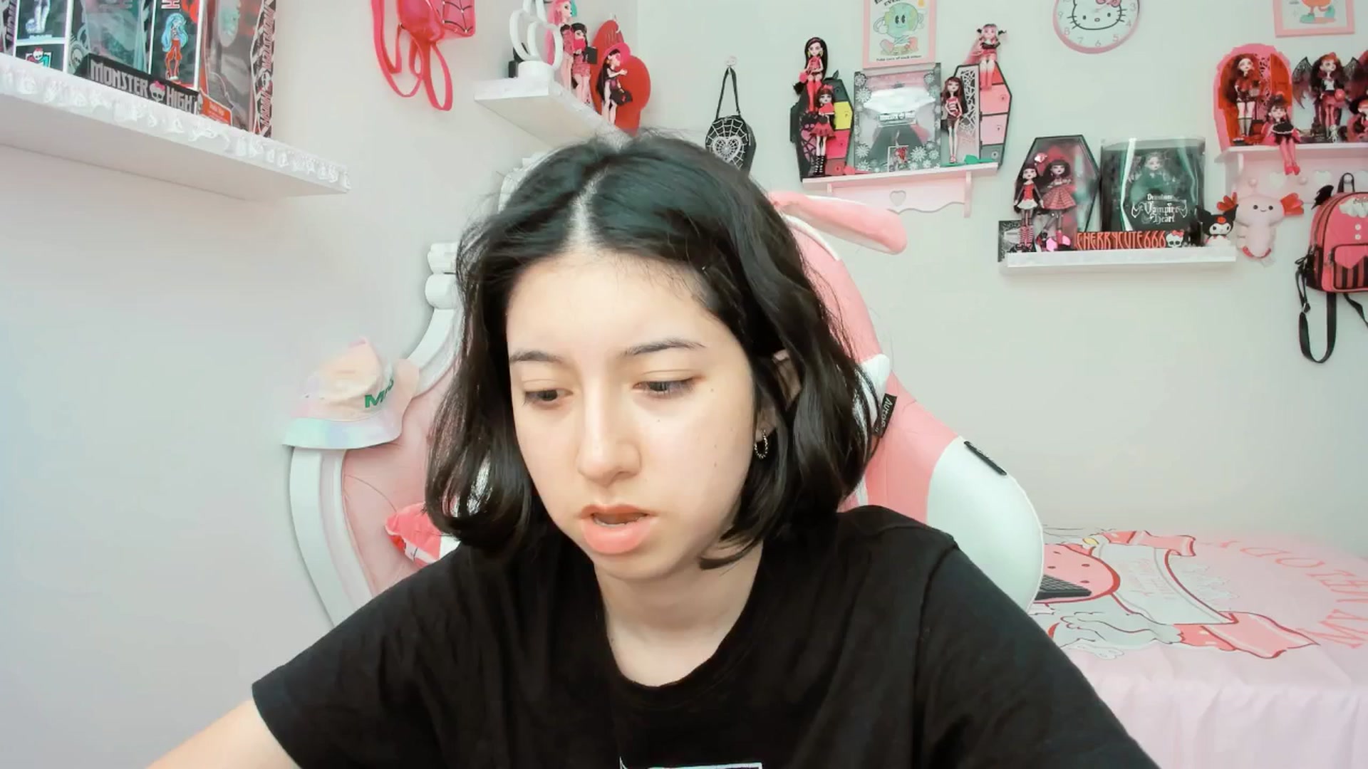 Gallery image thumbnail from Cherrycute666's myfreecams stream on, 06/05/2025, 18:04 image 1 of 20