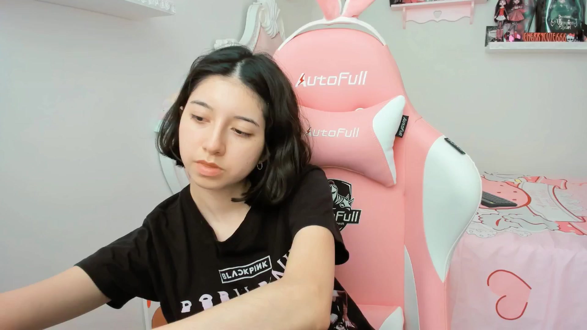 Gallery image thumbnail from Cherrycute666's myfreecams stream on, 06/05/2025, 18:23 image 15 of 20