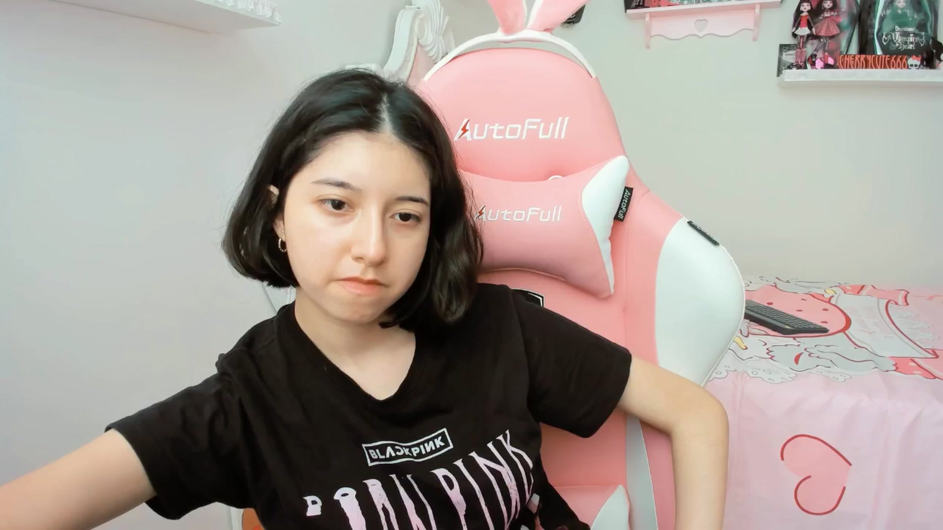 Gallery image thumbnail from Cherrycute666's myfreecams stream on, 06/05/2025, 18:23 image 17 of 20