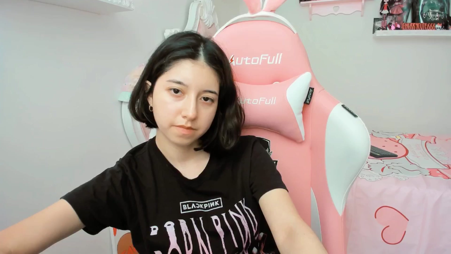 Gallery image thumbnail from Cherrycute666's myfreecams stream on, 06/05/2025, 18:23 image 14 of 20