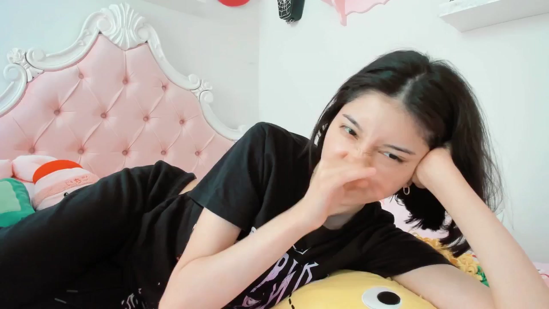 Gallery image thumbnail from Cherrycute666's myfreecams stream on, 06/05/2025, 21:41 image 19 of 20