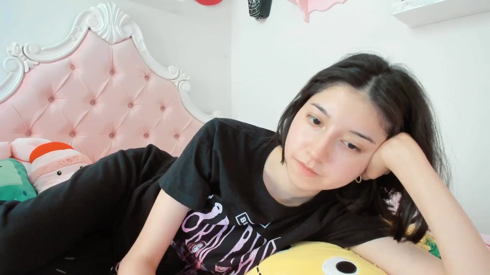 Gallery image thumbnail from Cherrycute666's myfreecams stream on, 06/05/2025, 21:41 image 20 of 20