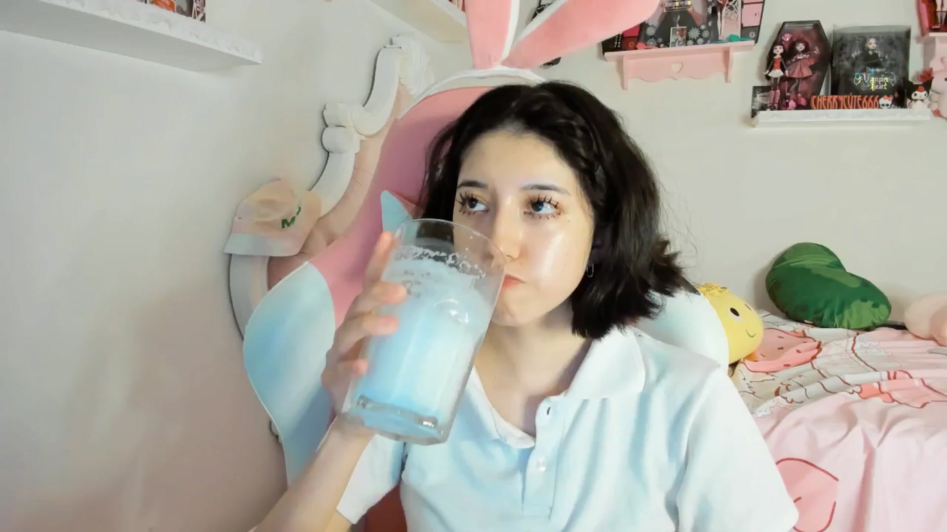 Gallery image thumbnail from Cherrycute666's myfreecams stream on, 06/07/2025, 04:47 image 17 of 20