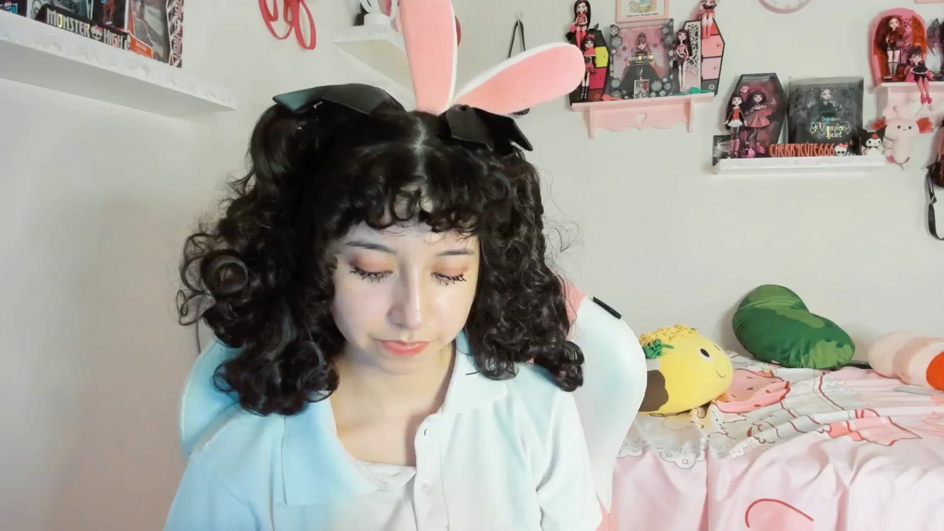 Gallery image thumbnail from Cherrycute666's myfreecams stream on, 06/07/2025, 04:47 image 4 of 20
