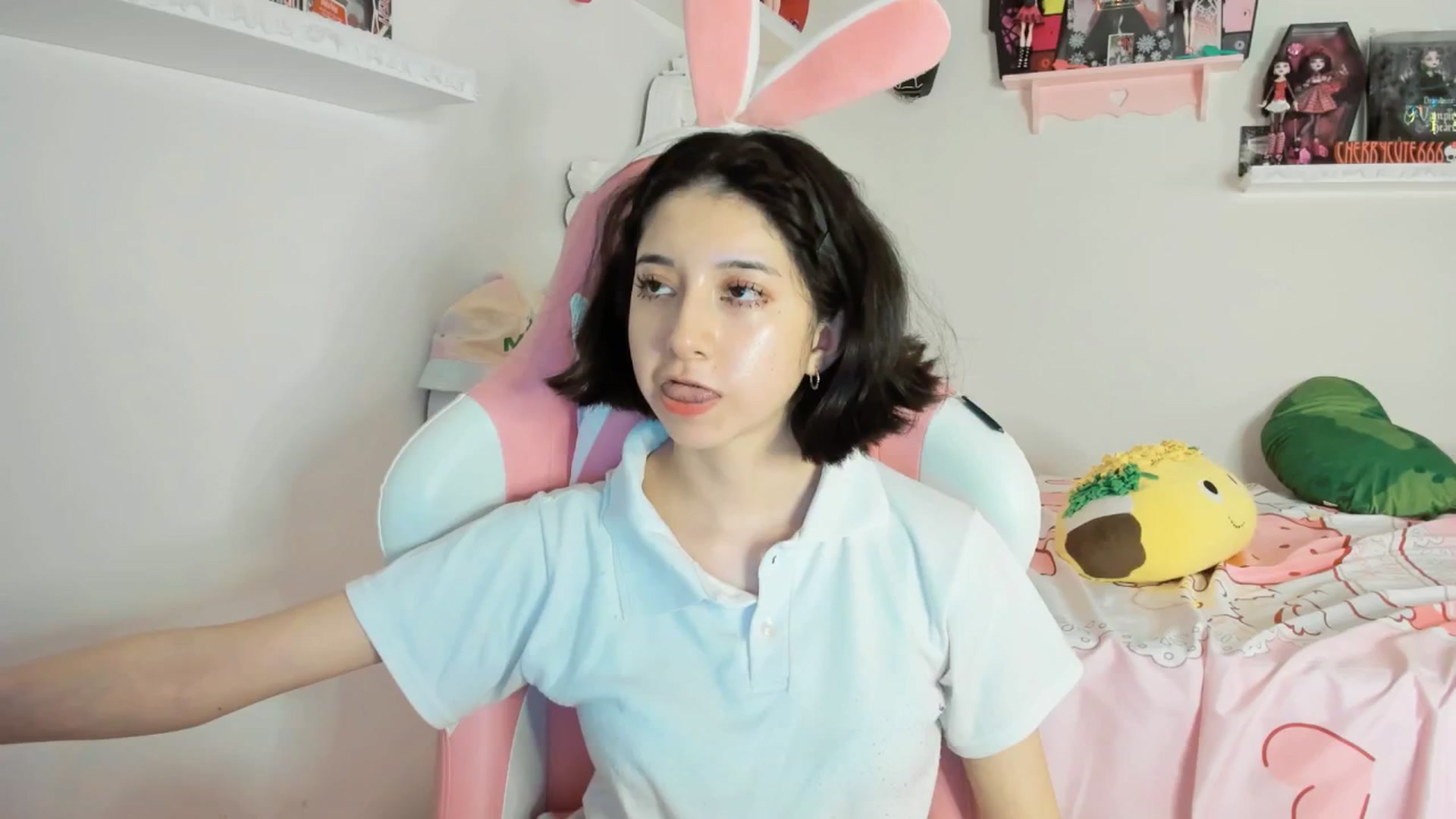 Gallery image thumbnail from Cherrycute666's myfreecams stream on, 06/07/2025, 04:47 image 16 of 20
