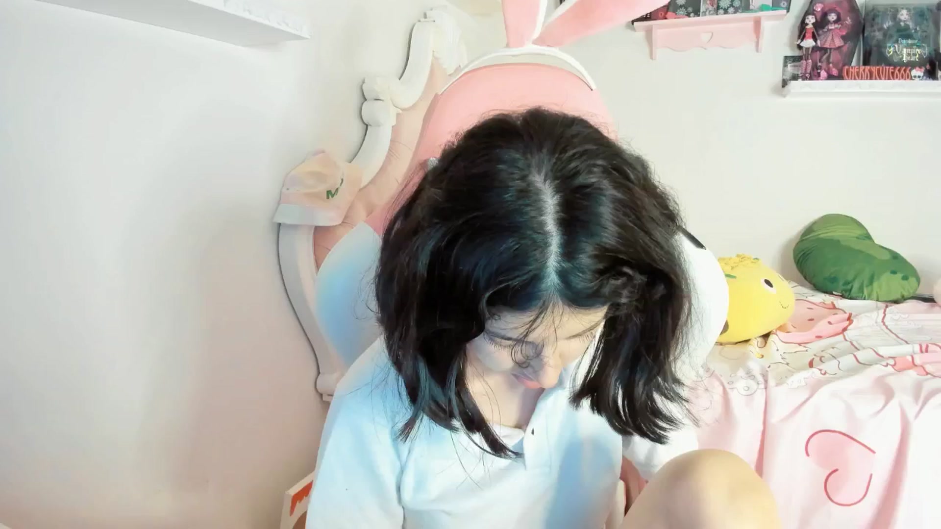 Gallery image thumbnail from Cherrycute666's myfreecams stream on, 06/07/2025, 06:42 image 17 of 20