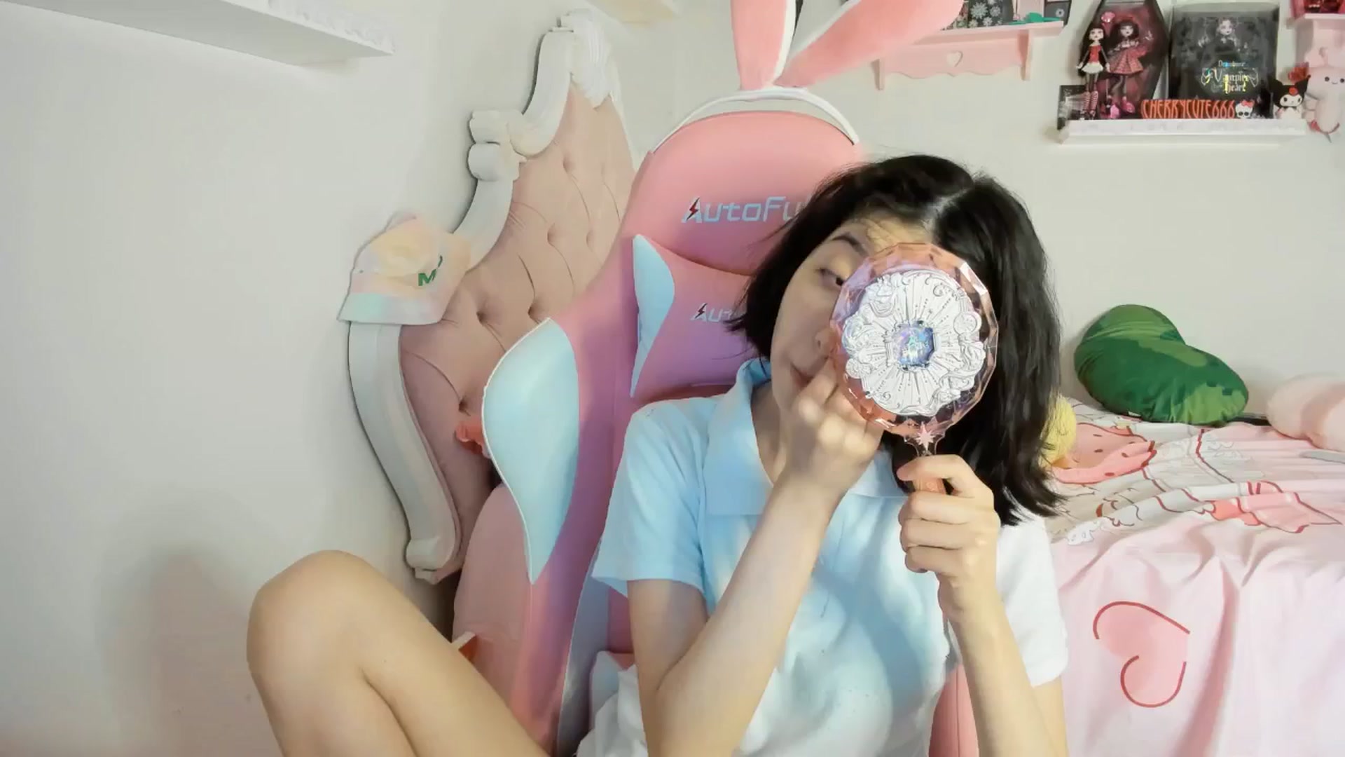 Gallery image thumbnail from Cherrycute666's myfreecams stream on, 06/07/2025, 06:42 image 11 of 20