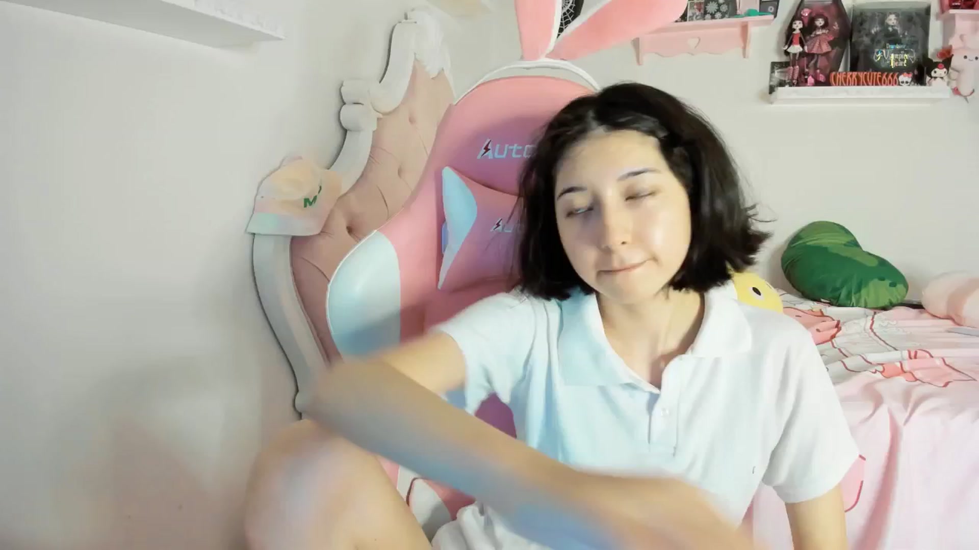 Gallery image thumbnail from Cherrycute666's myfreecams stream on, 06/07/2025, 06:42 image 9 of 20