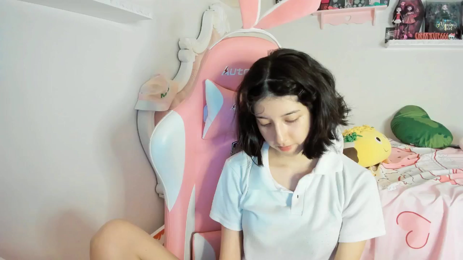 Gallery image thumbnail from Cherrycute666's myfreecams stream on, 06/07/2025, 06:42 image 16 of 20