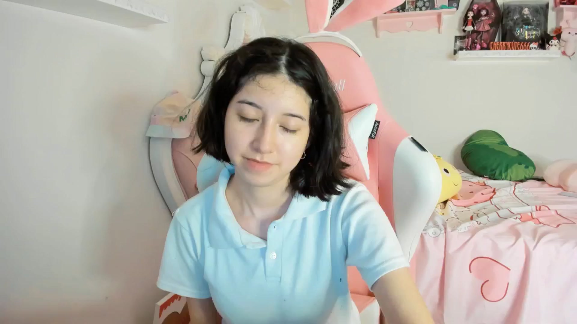Gallery image thumbnail from Cherrycute666's myfreecams stream on, 06/07/2025, 06:42 image 10 of 20