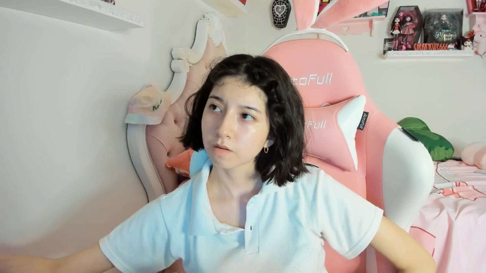 Gallery image thumbnail from Cherrycute666's myfreecams stream on, 06/07/2025, 07:50 image 12 of 20