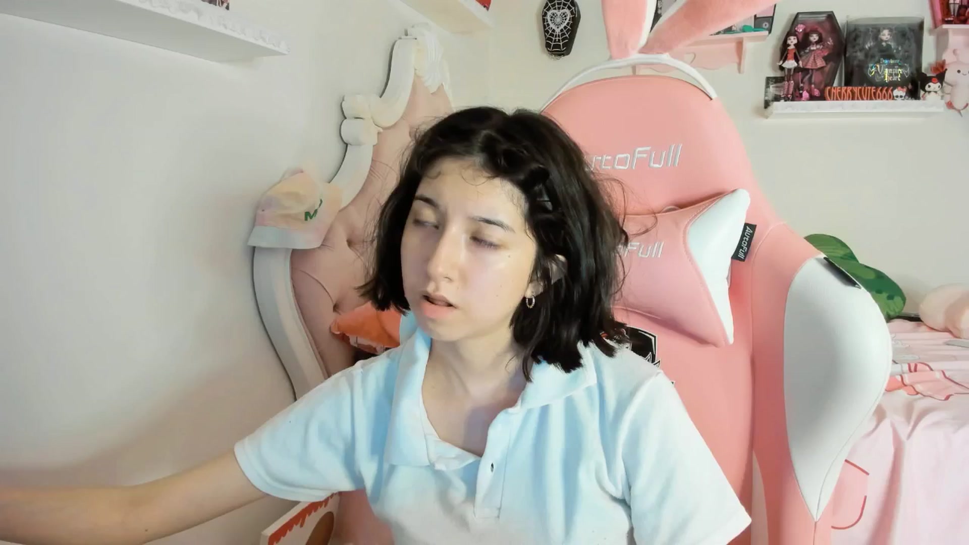 Gallery image thumbnail from Cherrycute666's myfreecams stream on, 06/07/2025, 07:50 image 13 of 20