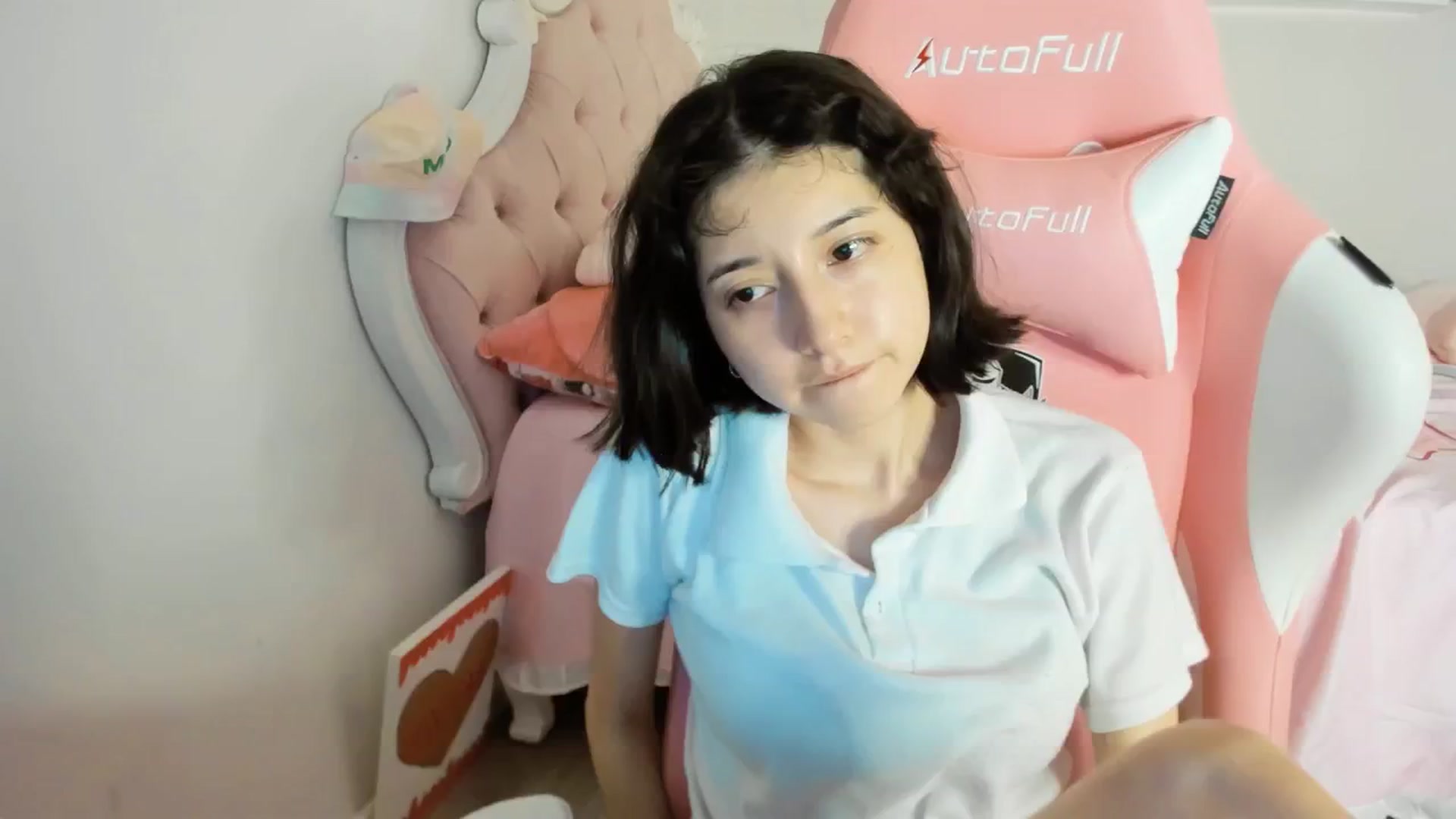 Gallery image thumbnail from Cherrycute666's myfreecams stream on, 06/07/2025, 07:50 image 6 of 20
