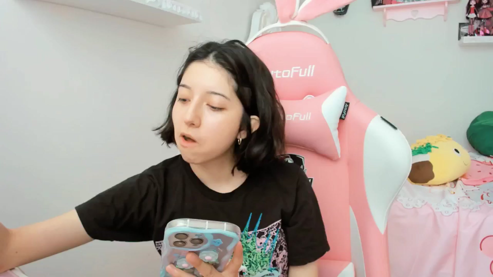 Gallery image thumbnail from Cherrycute666's myfreecams stream on, 06/07/2025, 20:53 image 19 of 20