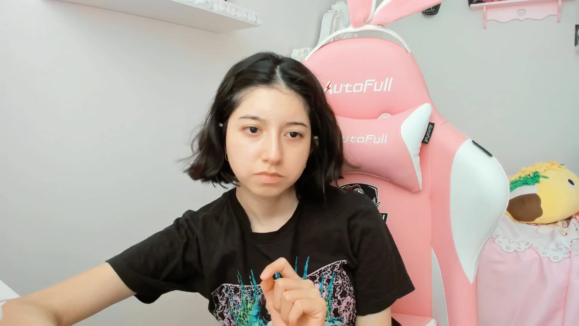 Gallery image thumbnail from Cherrycute666's myfreecams stream on, 06/07/2025, 20:53 image 17 of 20