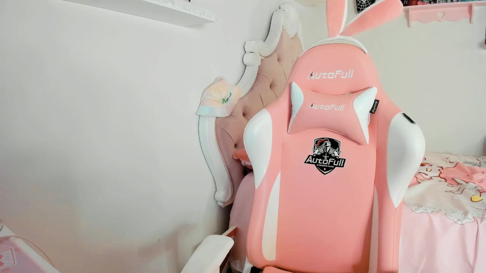 Gallery image thumbnail from Cherrycute666's myfreecams stream on, 06/08/2025, 07:08 image 19 of 20