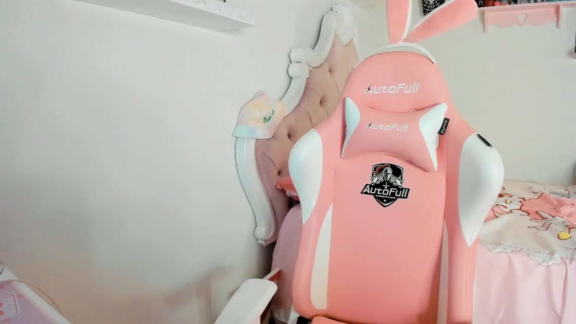 Gallery image thumbnail from Cherrycute666's myfreecams stream on, 06/08/2025, 07:08 image 20 of 20