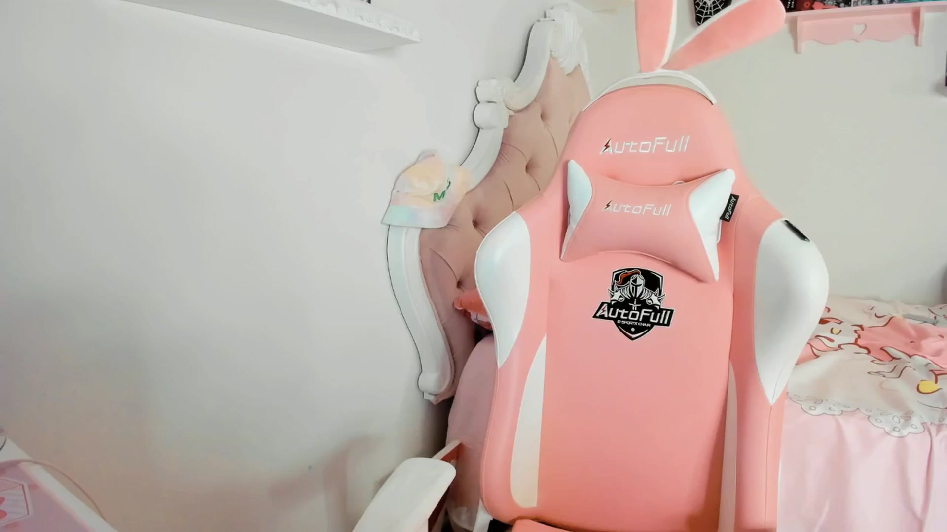 Gallery image thumbnail from Cherrycute666's myfreecams stream on, 06/08/2025, 07:08 image 16 of 20