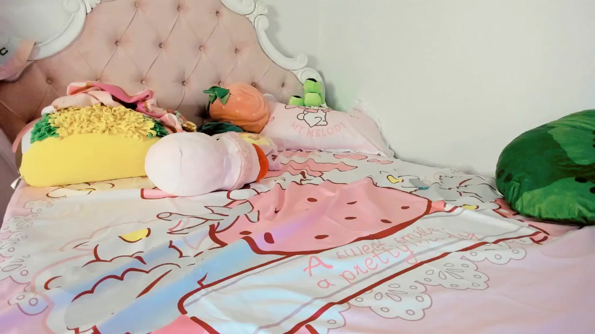 Gallery image thumbnail from Cherrycute666's myfreecams stream on, 06/09/2025, 02:34 image 16 of 20