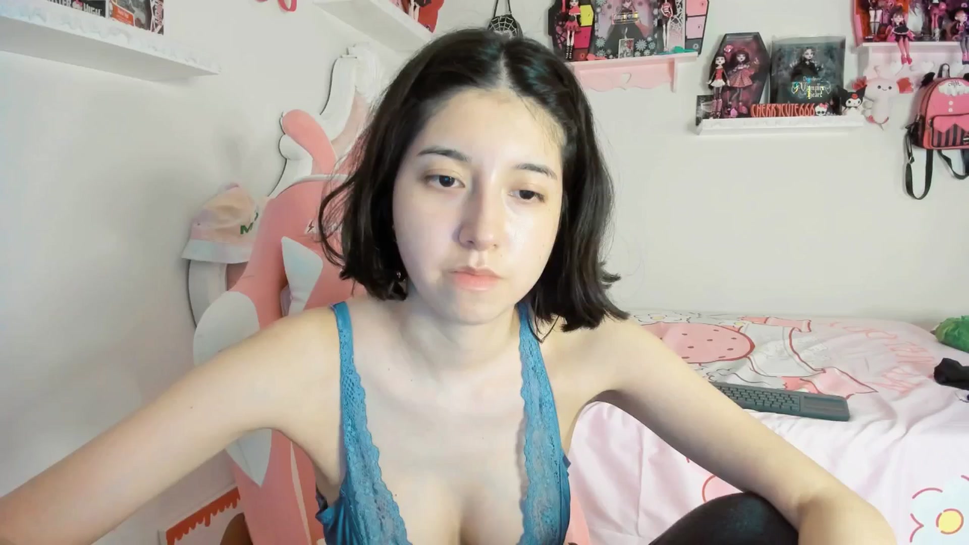Gallery image thumbnail from Cherrycute666's myfreecams stream on, 06/11/2025, 03:20 image 4 of 20