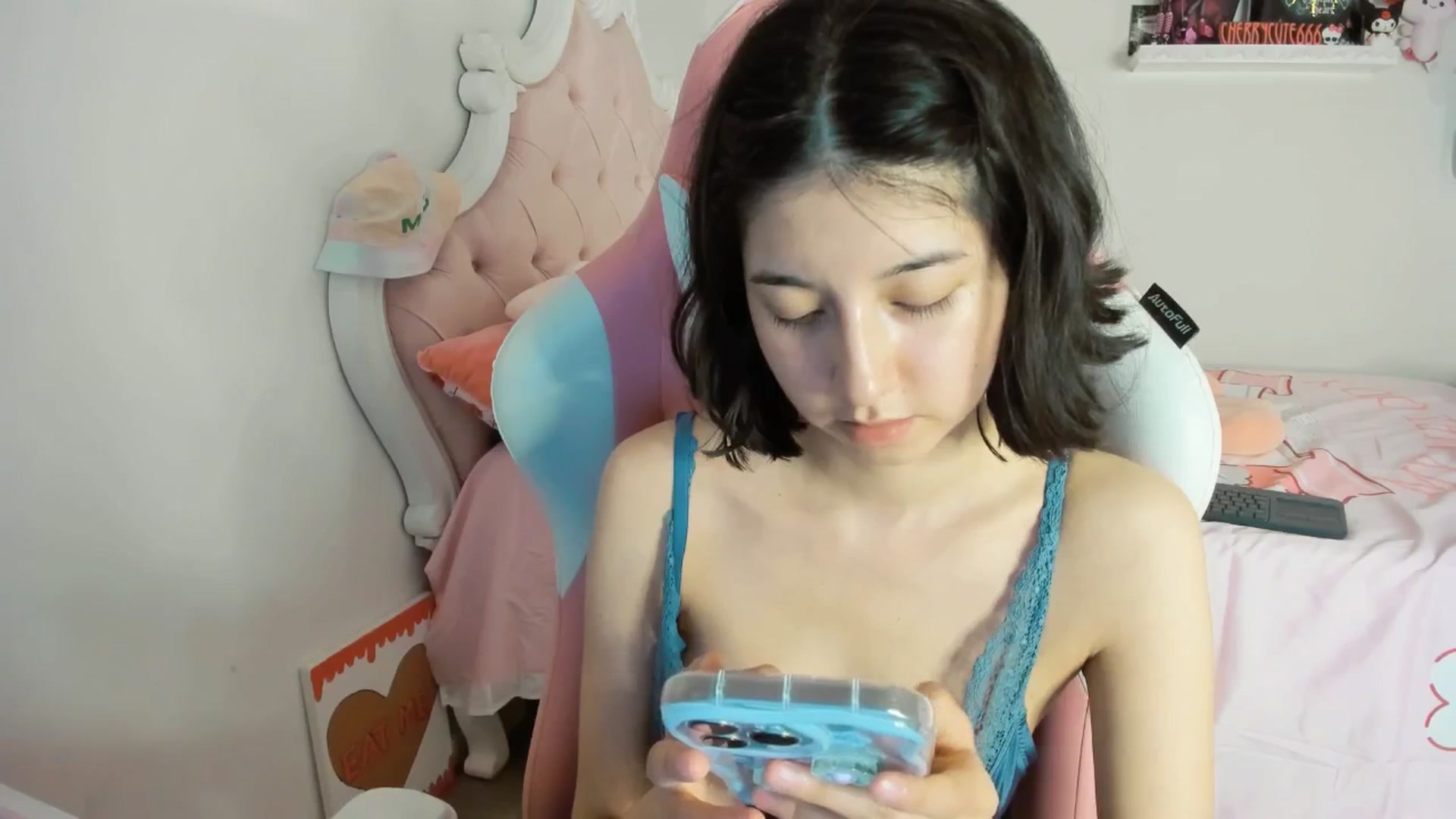 Gallery image thumbnail from Cherrycute666's myfreecams stream on, 06/11/2025, 04:35 image 16 of 20