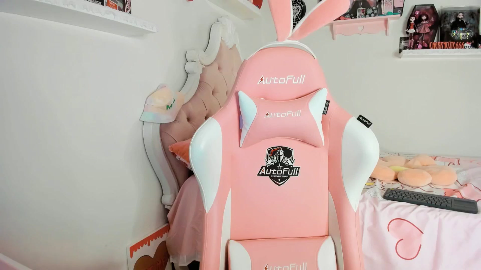 Gallery image thumbnail from Cherrycute666's myfreecams stream on, 06/11/2025, 06:36 image 5 of 20