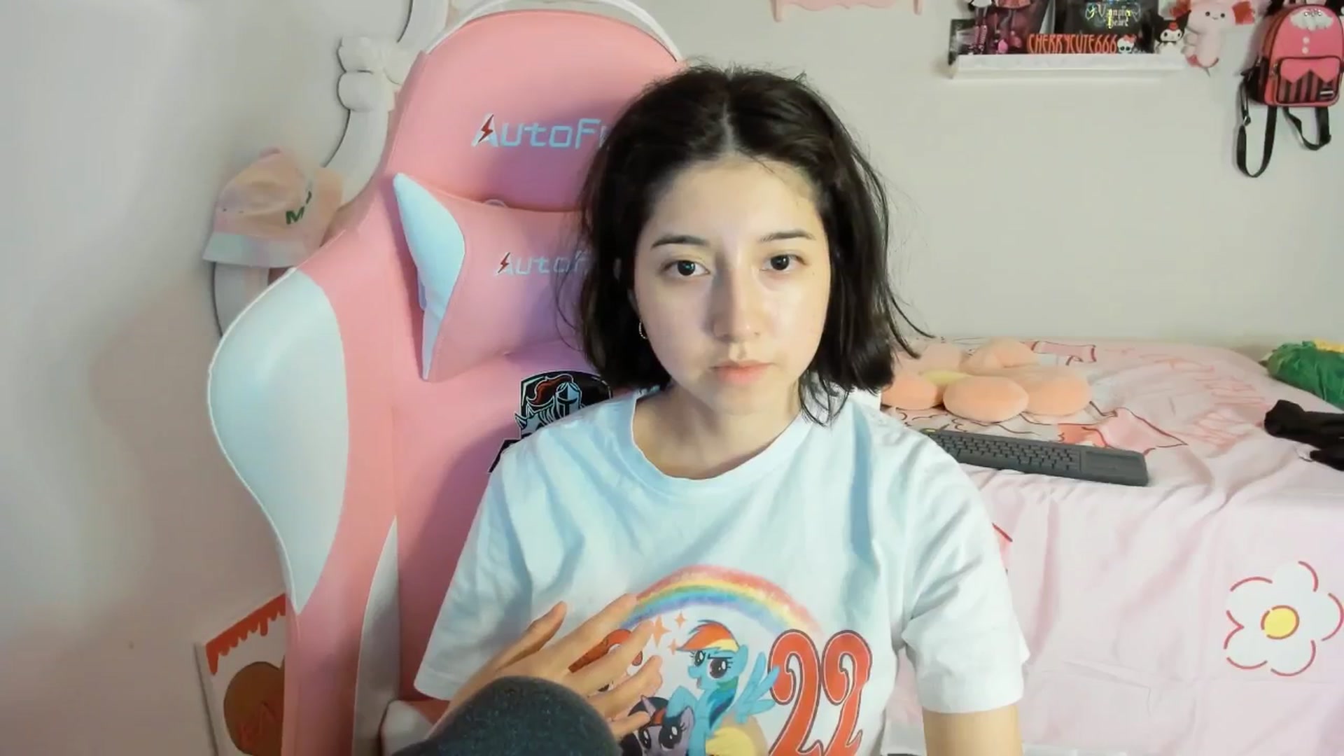 Gallery image thumbnail from Cherrycute666's myfreecams stream on, 06/11/2025, 06:36 image 13 of 20