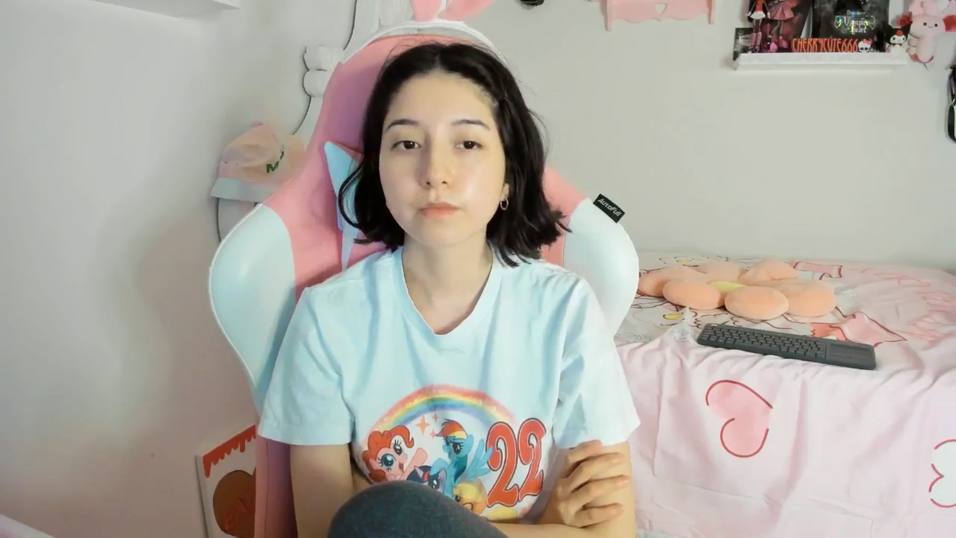 Gallery image thumbnail from Cherrycute666's myfreecams stream on, 06/11/2025, 06:36 image 9 of 20