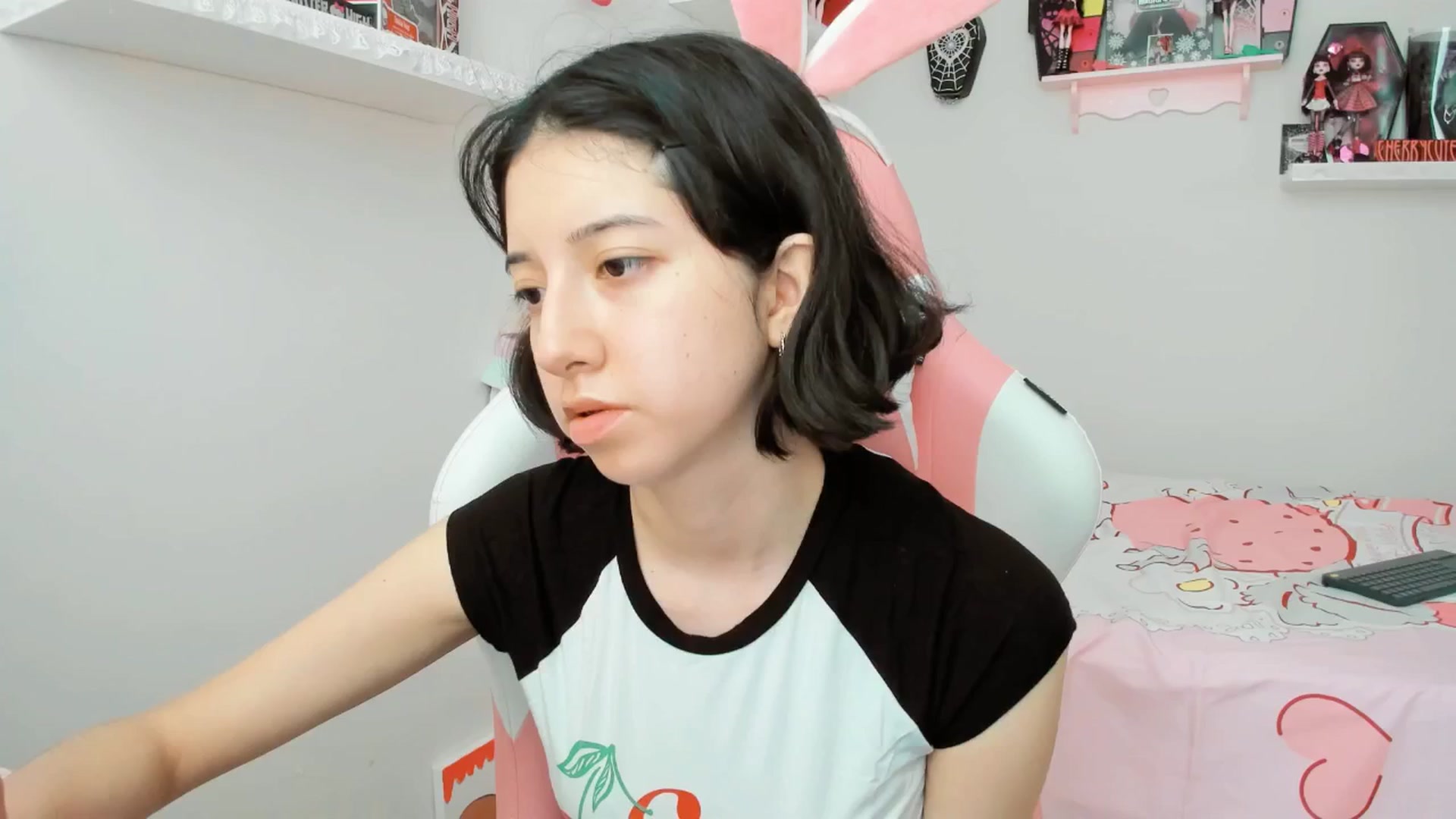 Gallery image thumbnail from Cherrycute666's myfreecams stream on, 06/12/2025, 20:47 image 13 of 20