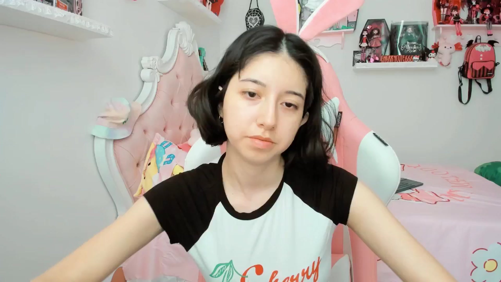 Gallery image thumbnail from Cherrycute666's myfreecams stream on, 06/12/2025, 20:47 image 2 of 20