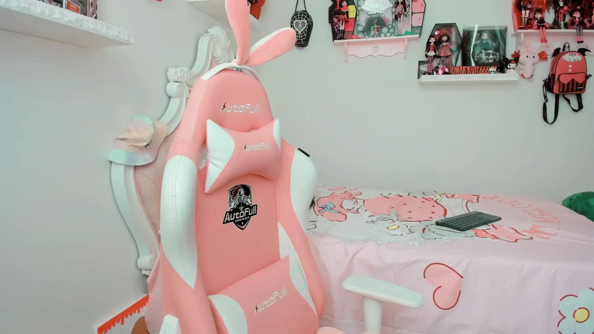 Gallery image thumbnail from Cherrycute666's myfreecams stream on, 06/12/2025, 20:47 image 5 of 20