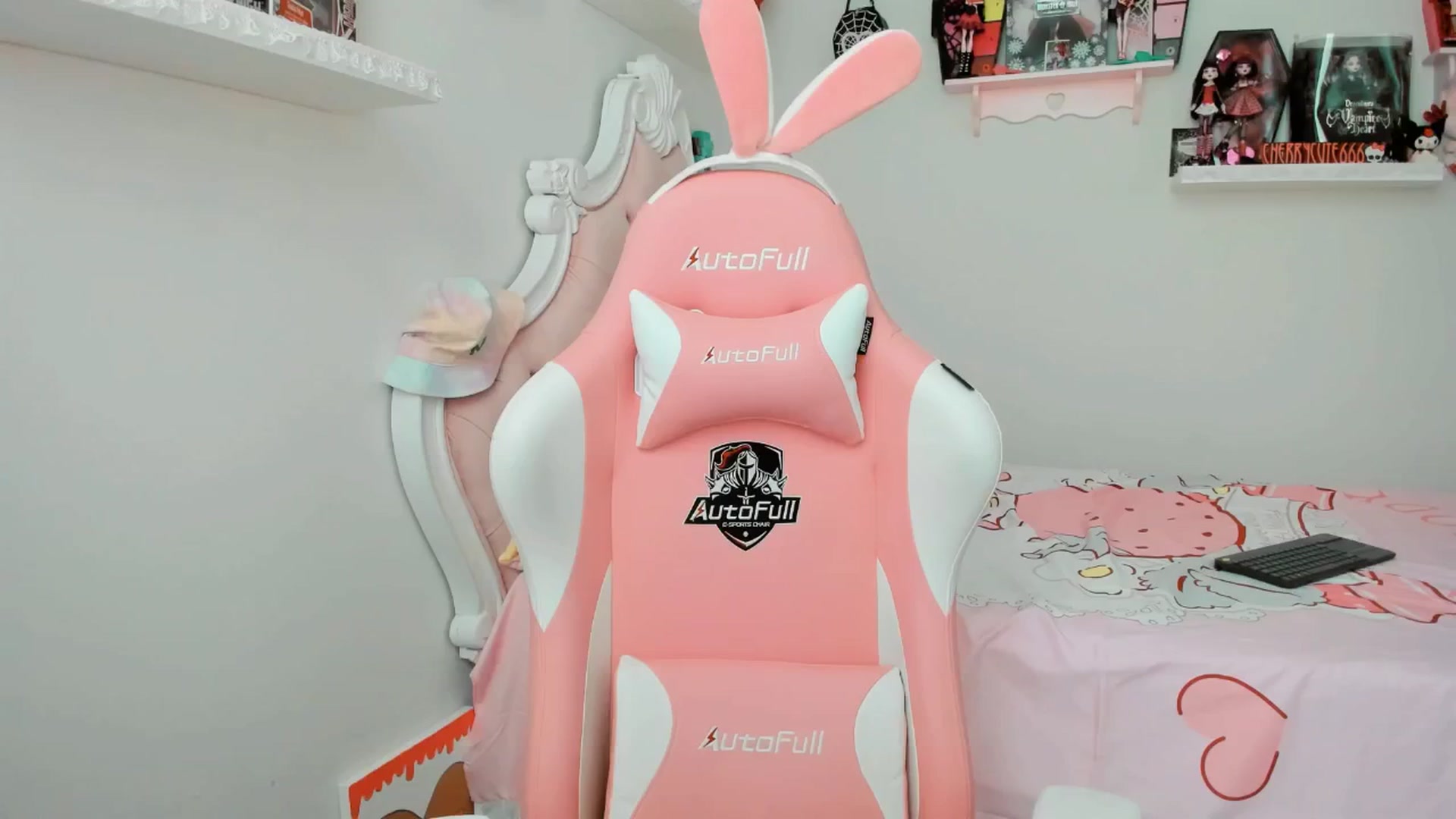 Gallery image thumbnail from Cherrycute666's myfreecams stream on, 06/12/2025, 20:47 image 19 of 20