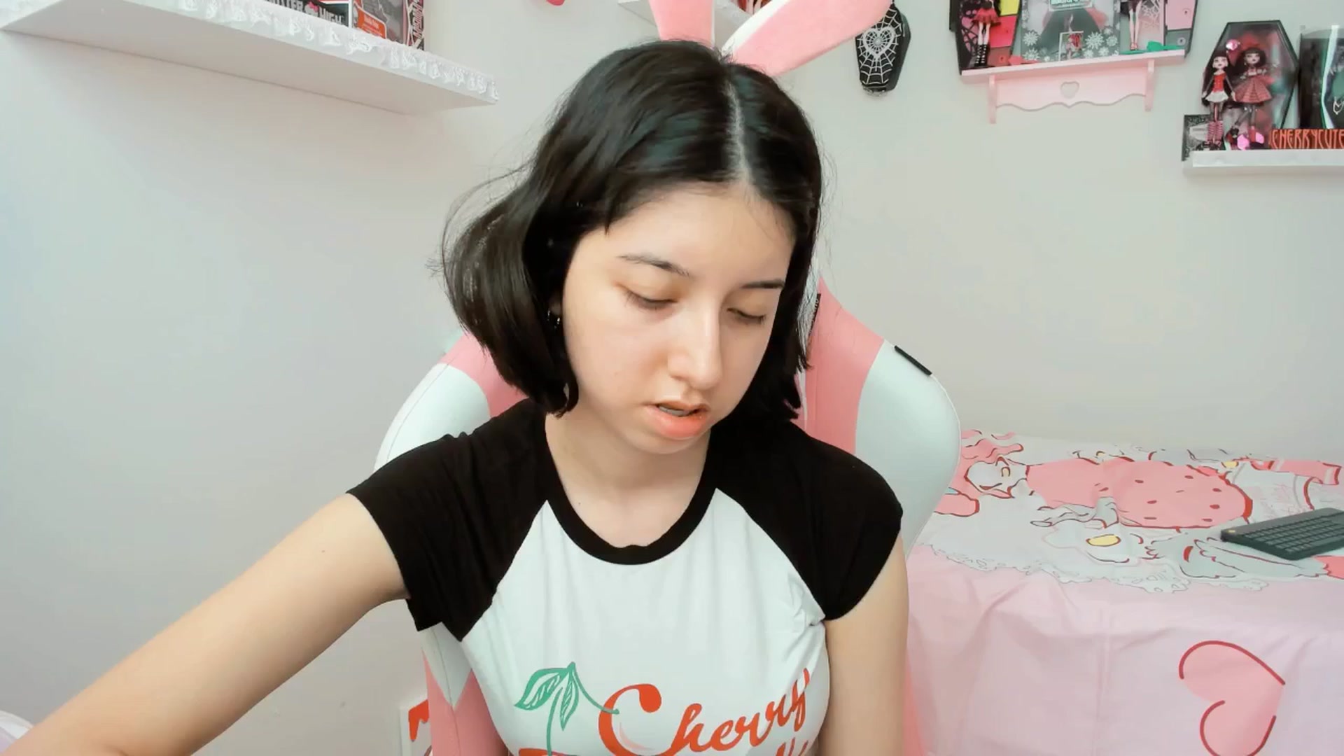 Gallery image thumbnail from Cherrycute666's myfreecams stream on, 06/12/2025, 20:47 image 10 of 20
