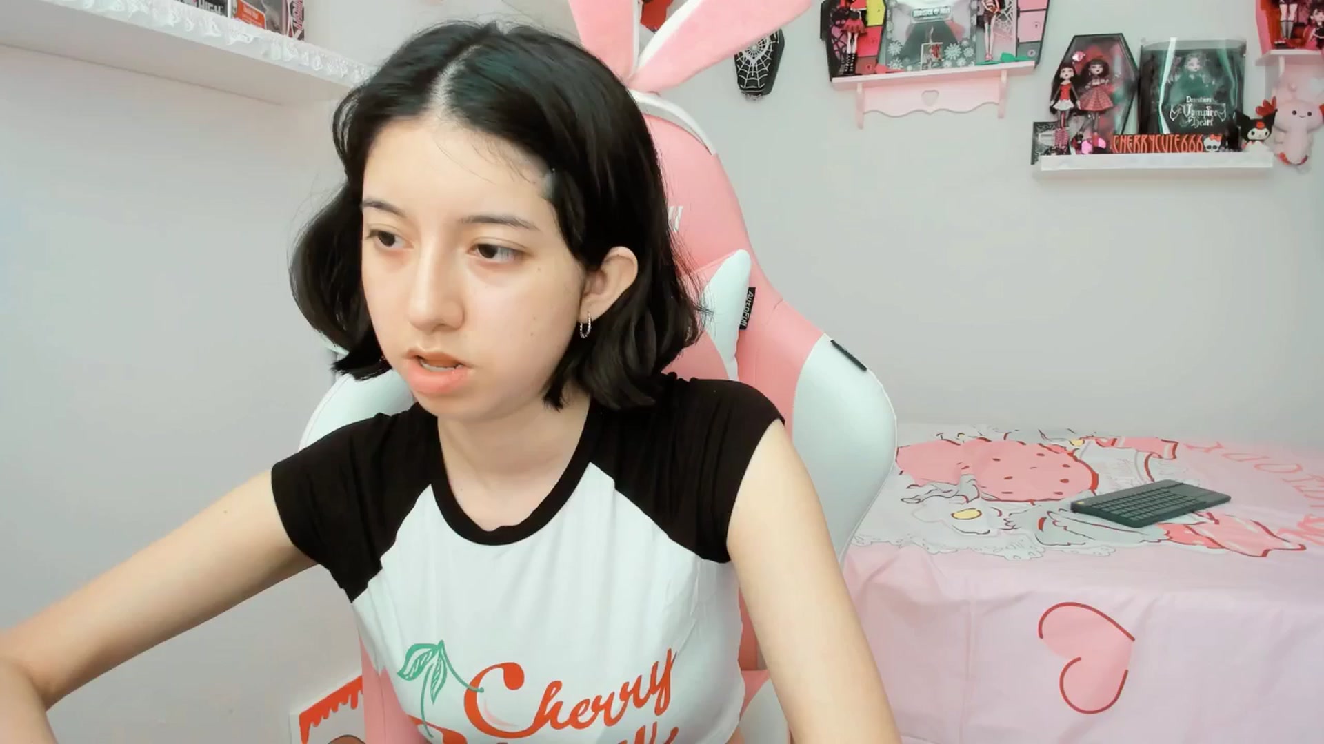 Gallery image thumbnail from Cherrycute666's myfreecams stream on, 06/12/2025, 20:47 image 8 of 20